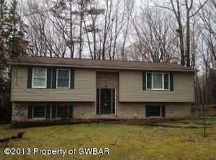 6 Schultz Ln, Mountain Top, PA 18707