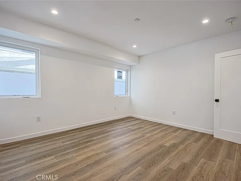 5235 Satsuma Ave — Photo 10