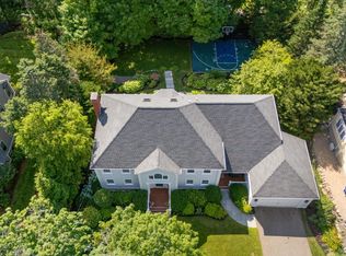 93 Beethoven Ave, Waban, MA 02468