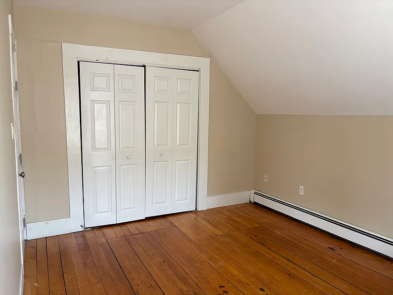 11 Ray Ave — Photo 23