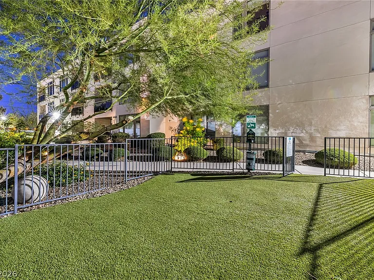 8925 W Flamingo Rd #201 — Photo 27