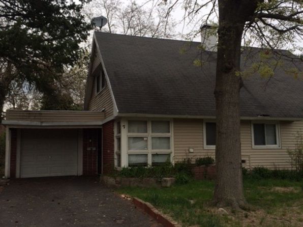 7 Sherwood Ln