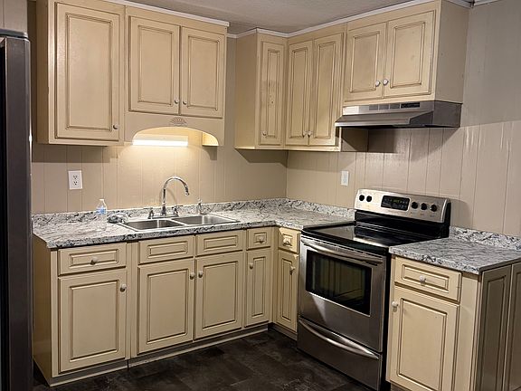3rd image of 860 W Lowe Ave