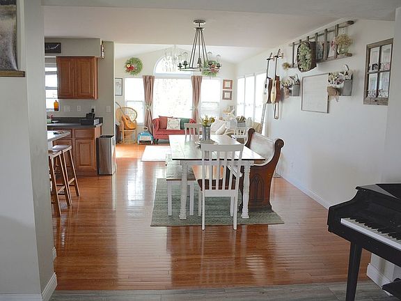 5th image of 10328 Stonewall Ct