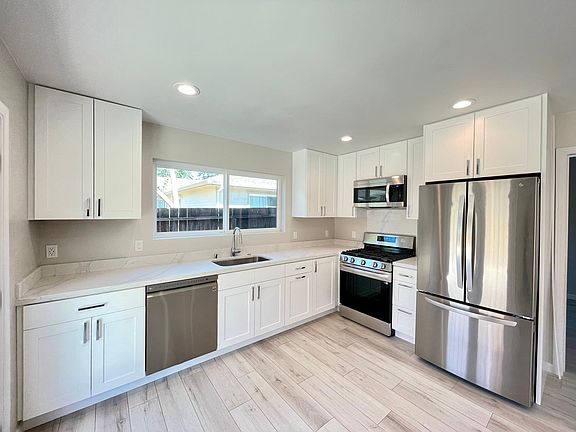 2nd image of 1832 Novato Blvd