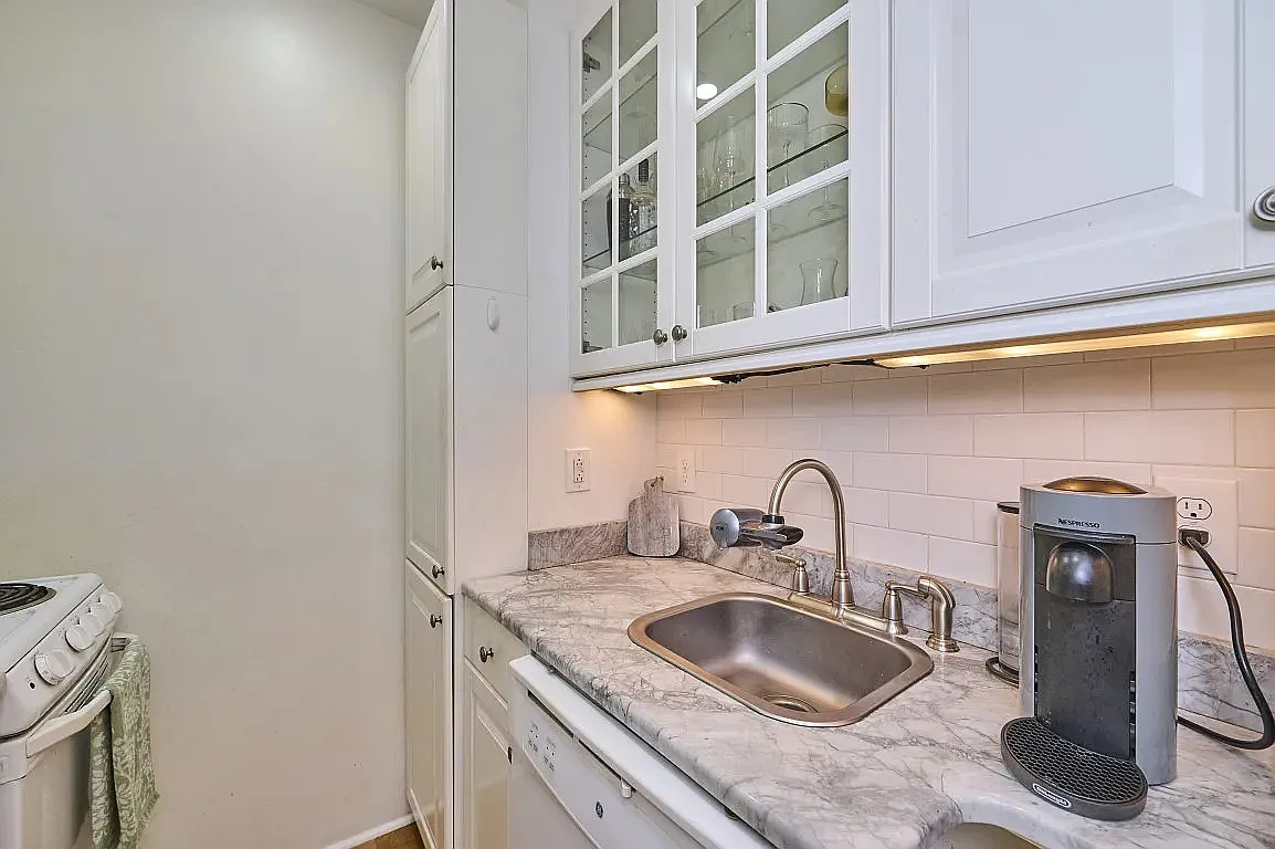 499 Beacon St — Photo 3