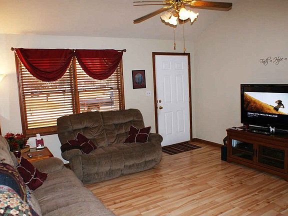 4th image of 6216 Country Ln