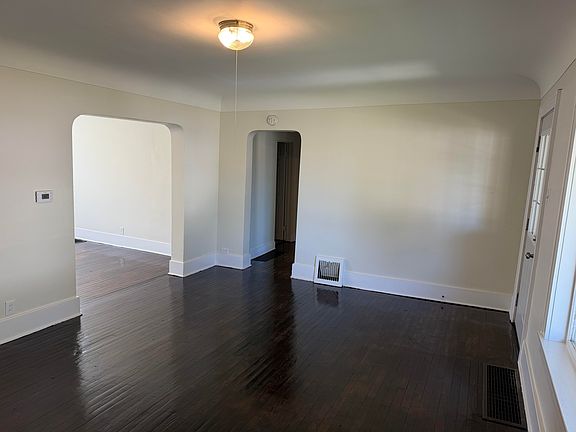 4th image of 1214 Gillett St