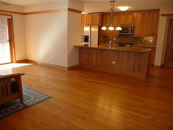2nd image of 257 W Washington Blvd #P4
