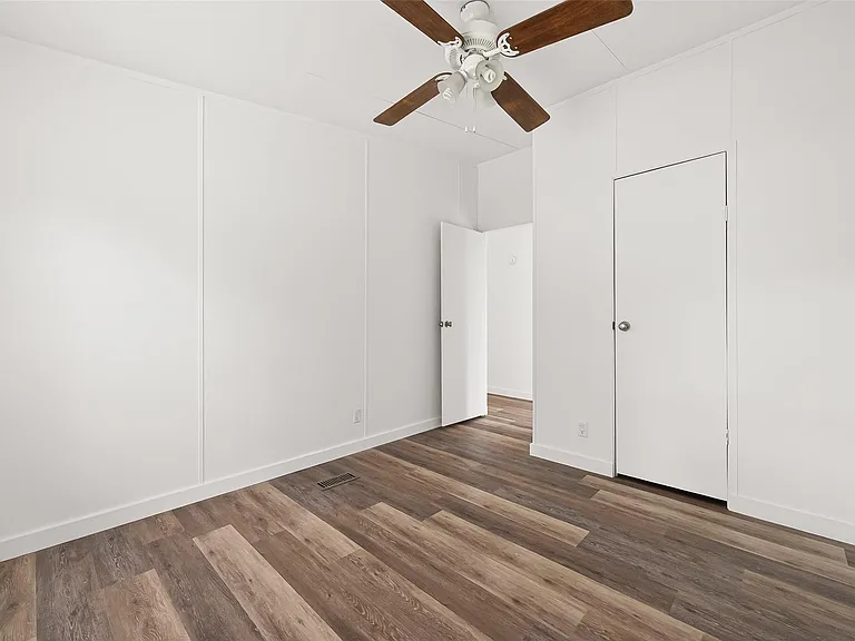 6018 Barney Ln — Photo 34