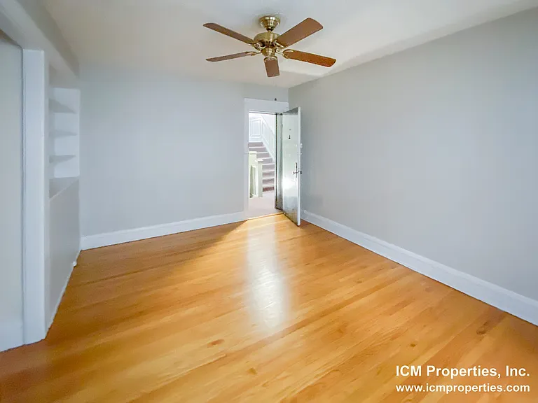 559 W Cornelia Ave #1 — Photo 6