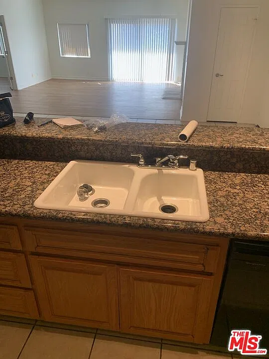 3 bed, 2.0 bath, 1839 sqft, $4,500 — Photo 4