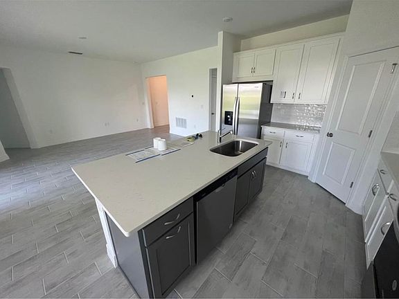 4th image of 5814 Camilla St