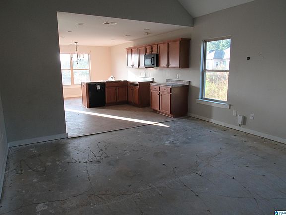 4th image of 867 Kent Dr