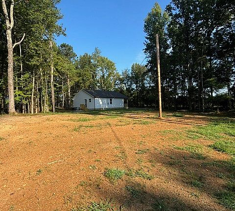 3rd image of 3131 Oak Grove Rd