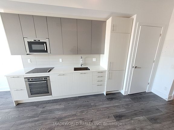 4th image of 403 Church St #1806