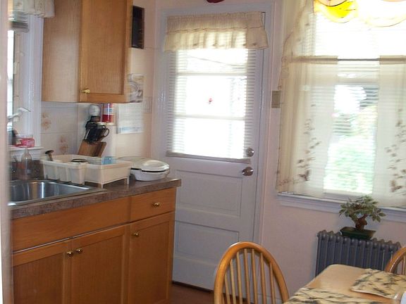 4th image of 35 Naples Ave