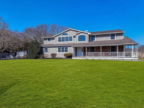 2nd image of 15 Cedar Bay Ct