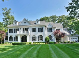 847 Seneca Rd, Franklin Lakes, NJ 07417