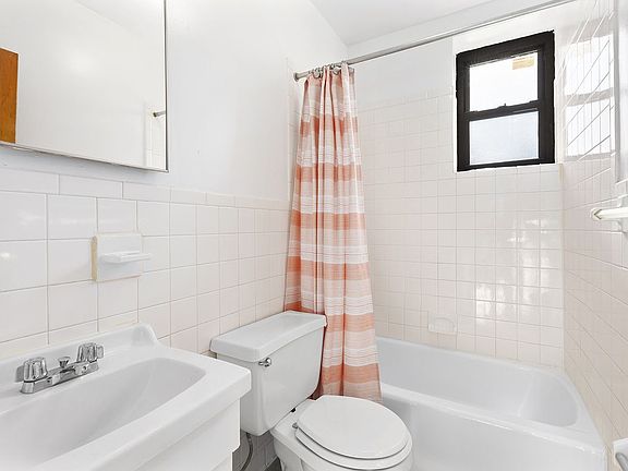 5th image of 464 W 51st St APT 5W