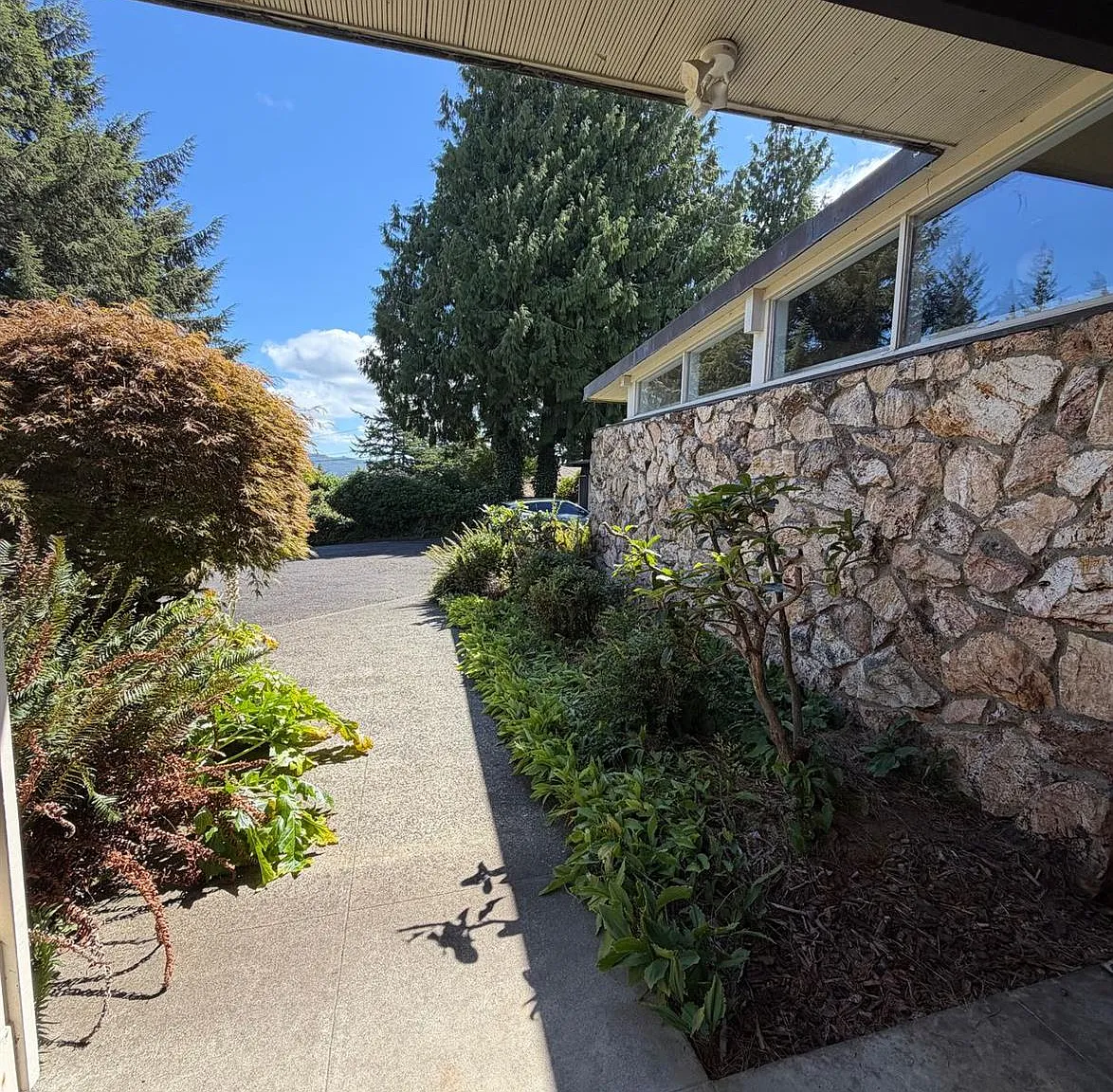 4 bed, 2559 sqft, $3,000 — Photo 2