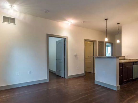 3rd image of 631 N College Ave #3