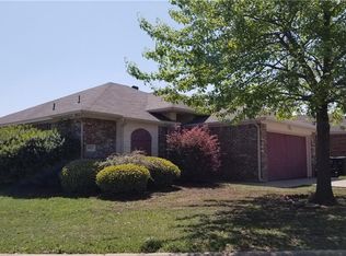 9025 Christopher Cir, Fort Worth, TX 76140