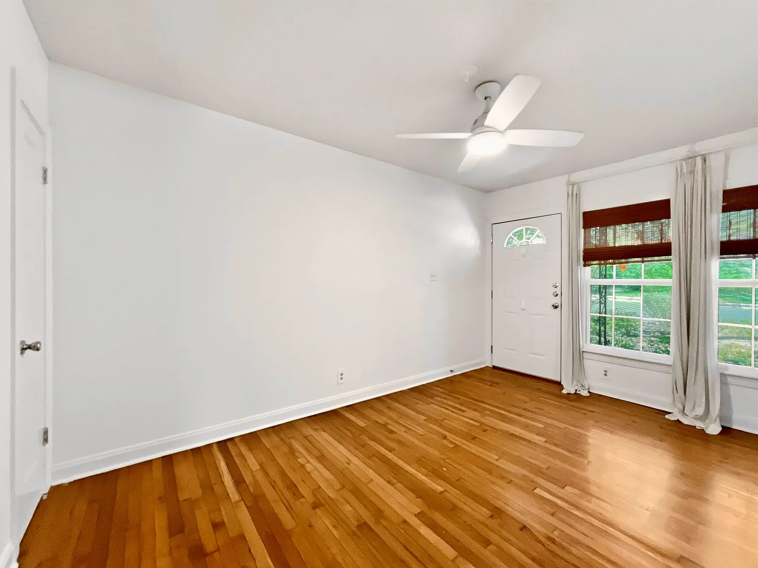 1 bed, 1.0 bath, 1064 sqft, $1,750 — Photo 3