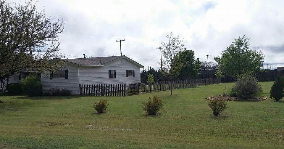 2nd image of 1202 Braidfoot St