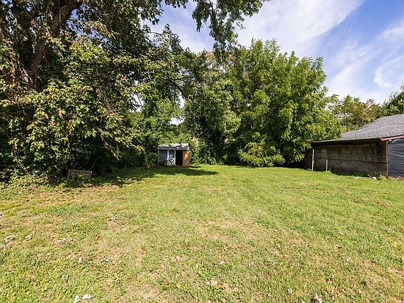 4th image of 117 Horn Ave