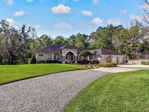 3rd image of 12874 Fernbank Ln