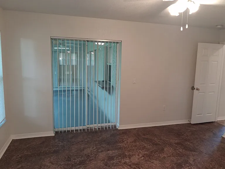 2420 Dumont Ln — Photo 11