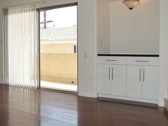 2nd image of 933 2nd St #203