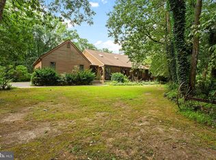 9 Edgewood Rd, Sicklerville, NJ 08081