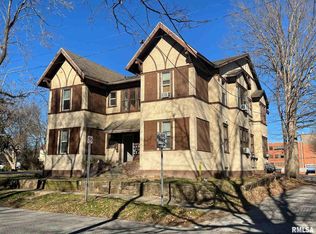 418 W Monroe St, Carbondale, IL 62901