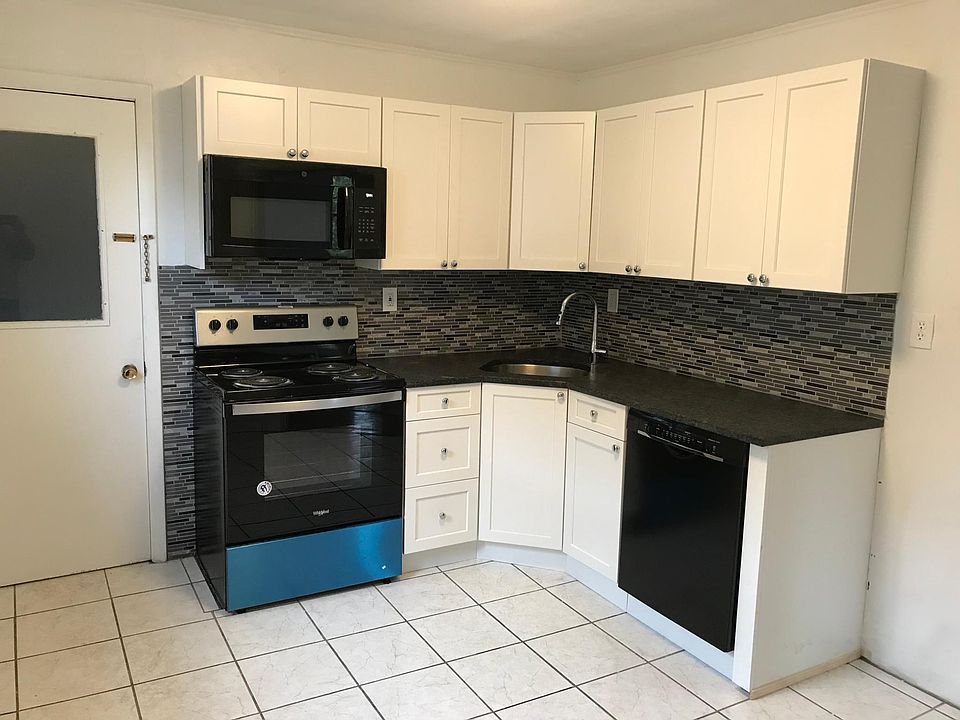 1st image of 188 Waverley St #2