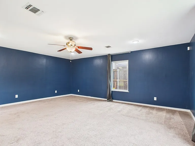 409 S Pear St — Photo 27