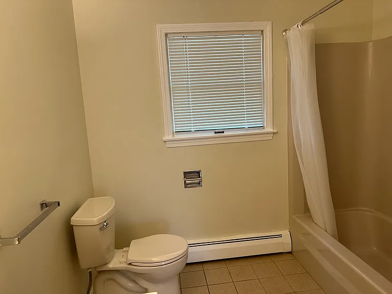 65 Lambert St #12 — Photo 16