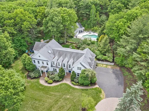 26 Woodridge Rd, Dover, MA 02030