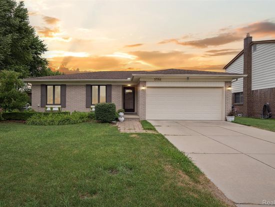 37766 Evergreen Dr, Sterling Heights, MI 48310