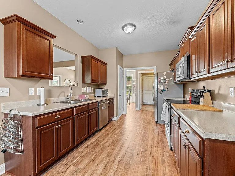 3234 Austin Ave — Photo 9