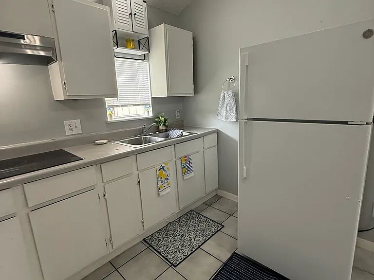 1750 Morales St #2 — Photo 3