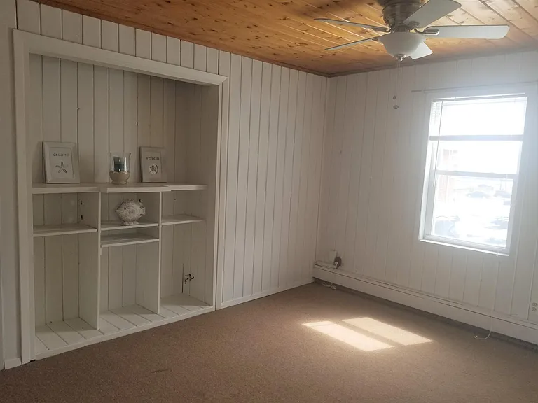 106 Monroe Blvd — Photo 8