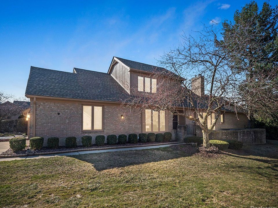 1st image of 1227 Autumn Dr #94