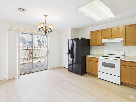 4th image of 6824 Walkup Ln