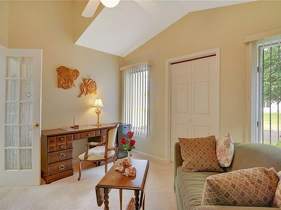 4th image of 15 Sweet Bay Ln