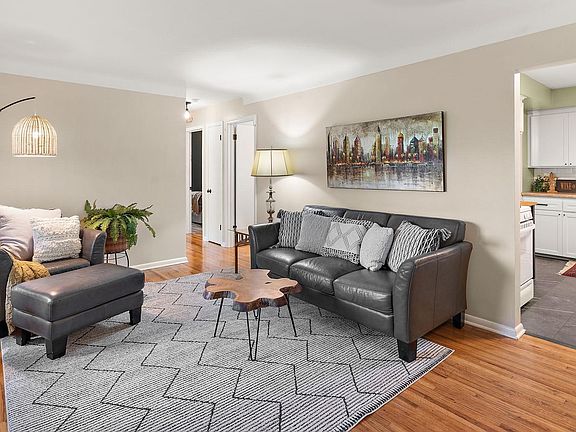 3rd image of 3523 5th St NE