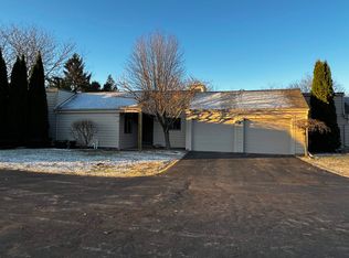 6339 Golf Lakes Dr, Bay City, MI 48706