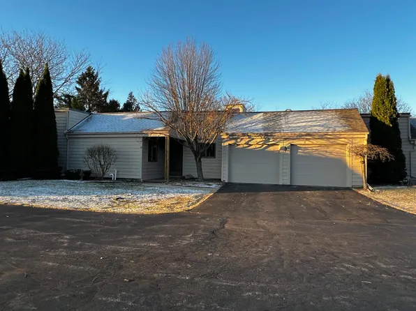 6339 Golf Lakes Dr, Bay City, MI 48706