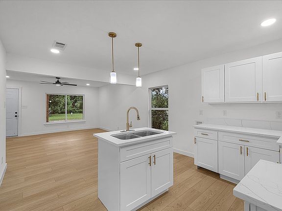 3rd image of 3675 Reed St